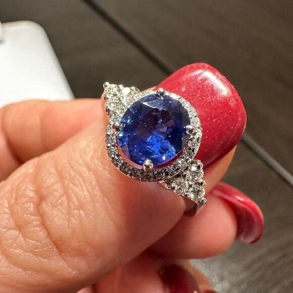 STUNNING 2.23ct sapphire with .28ctw diamonds, set in 18k white gold ring!! - Picture 7 of 17